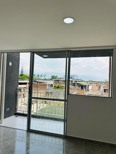 Venta  Apartamento De 56mt2 En Ciudad 2000, Sur De Cali, 10692