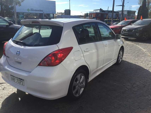 Imagen 6 de 6 de Nissan Tiida 2010 1.8 Emotion Mt