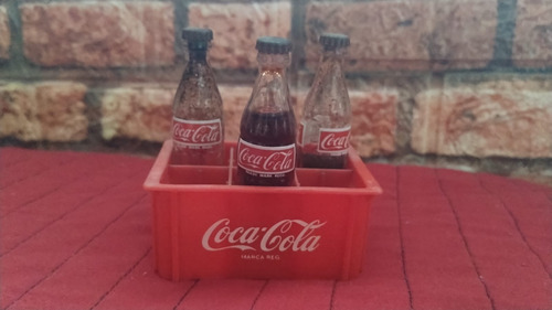 Mini Cajon Coca-cola Con Tres Mini Cocas