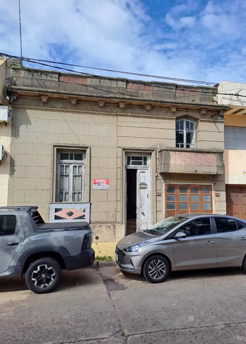 Jm Se Vende Amplia Casa En Centro De Tacuarembó