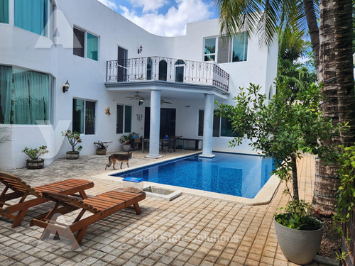 Casa En Venta 4 Recámaras, Amueblada, Piscina, Estudio Tv, Res. Campestre, Cancún