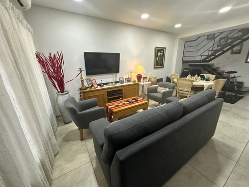Duplex En Venta 3 Ambientes En Castelar Norte