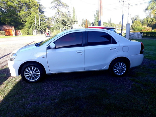 Toyota Etios 1.5 Sedan Xls 2014