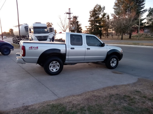 Imagen 6 de 10 de Nissan Frontier 4x4 Xe 2.8 Td Cab Dob