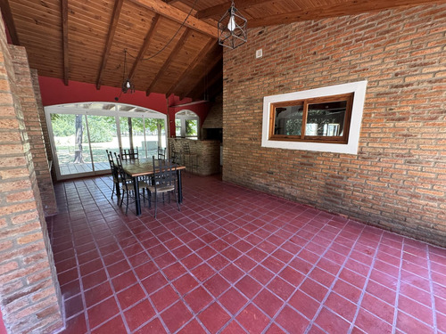 Casa En Venta O Permuta 3 Dormitorios En Barrio Los Raigales Roldan