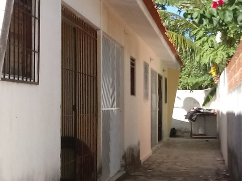 Imagem 1 de 2 de Casa Para Venda - 002568