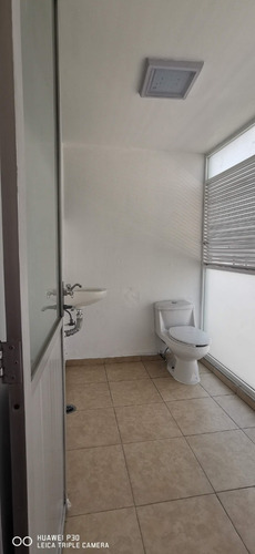Oficina Con Sala De Juntas A 5 Minutos De Metro Misterios En Renta