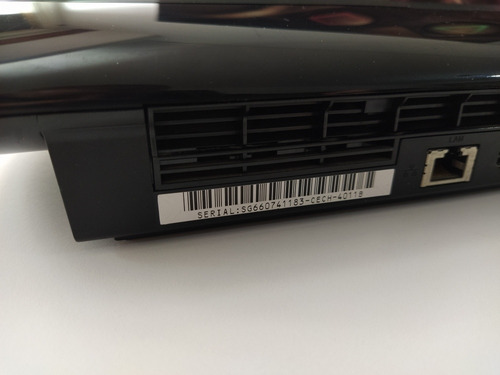 Imagen 4 de 10 de Playstation 3 Ultra Slim 250gb + 2 Juegos, Sin Joystick