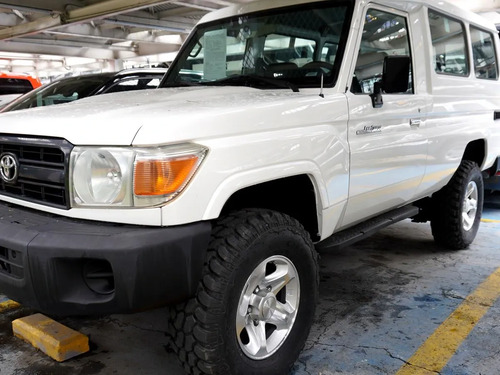 Toyota Land Crusier Care Monja