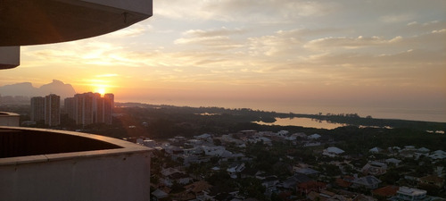 Imagem 24 de 30 de Compre O Imóvel E Ganhe Um Mirante Privativo E Belíssimo Para O Mar! Um Verdadeiro Ponto Turístico De Brinde! Ajudando A Tratar 1 Criança Autista Ao Mesmo Tempo, Tudo Pelo Preço Do Mais Barato, O Apt.