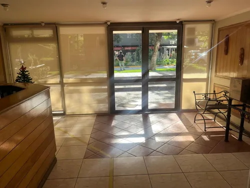 Amplio Espacio, Barrio Tranquilo, Con Estacionamiento Y Bode