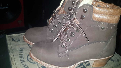 Botas De Dama Marca Loblan Talla 36.