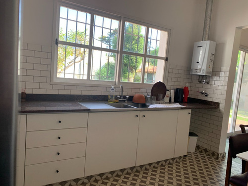 Imagen 14 de 30 de Venta De Quinta En Villa Luzuriaga Con Piscina