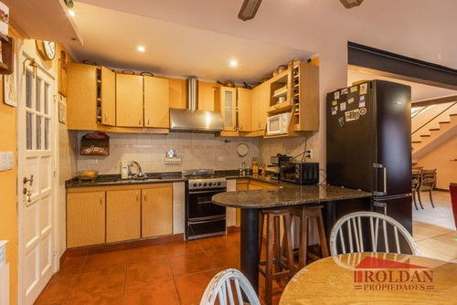 Bajamos El Precio - Chalet-lote 303 M2-living-coc-3 Dorm En