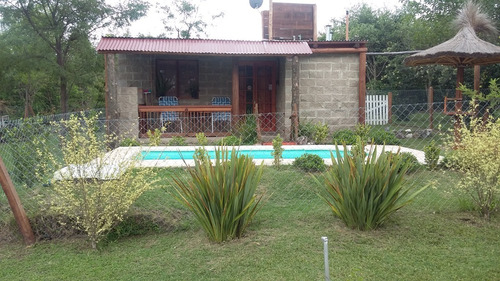 Imagen 1 de 17 de Cabañita Con Pileta En Villa Rumipal..!! Abierto Todo El Año