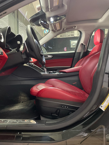 Alfa Romeo Giulia 2.0 Ti At