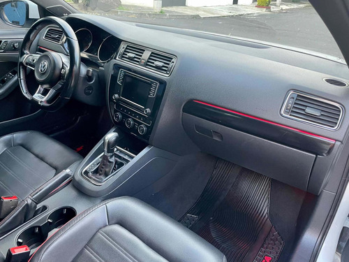 Imagen 6 de 15 de Volkswagen Jetta 2017 2.0 Gli Dsg At