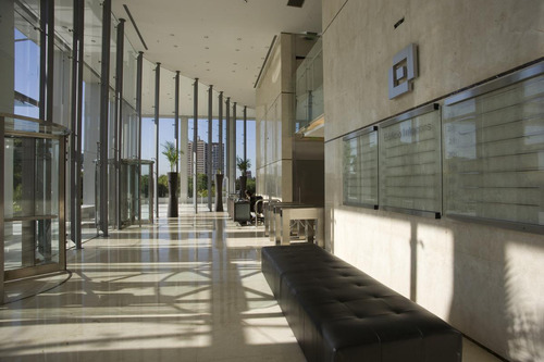Oficina 580m² . 10 Cocheras. Amoblada Y Equipada. Torre Intecons.