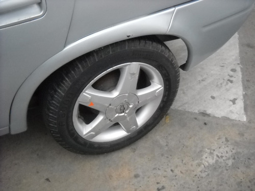 Imagen 15 de 16 de Chevrolet Corsa 1.4 Classic Gls 2009 Gnc Gris Plata