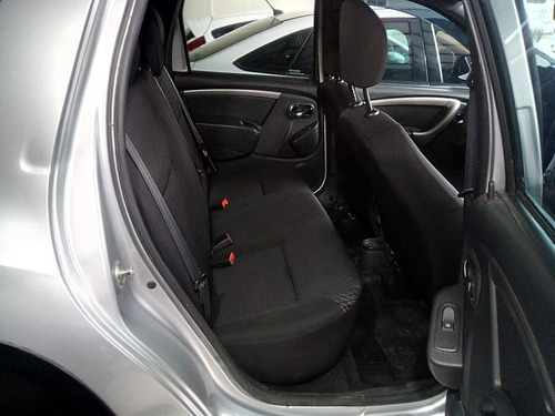 Imagen 10 de 12 de Renault Duster Oroch Outsider 1.6