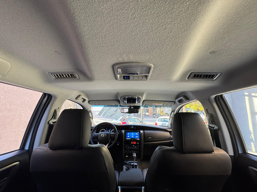 Toyota Hilux SW4 2.8 SRX At