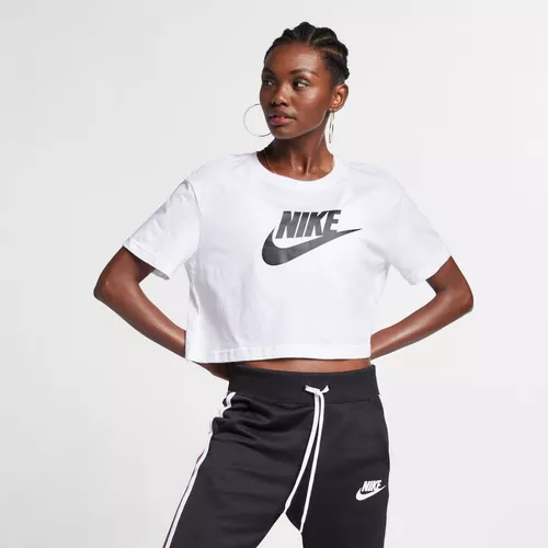 Camiseta Cropped Nike Sportswear Essential Feminina