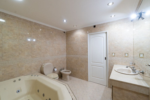 Venta De Casa 6 Ambientes En V. Tesei Apto Credito