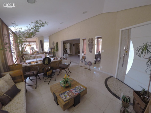 Imagem 7 de 15 de Casa Em Condominio - Jardim Das Colinas - Ref: Ri2973 - V-ri2973