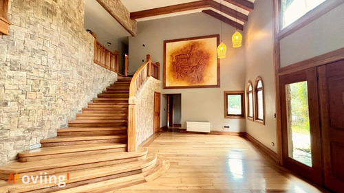 Linda Casa, Con Grandes Jardines Y Piscinas. $ Conversable