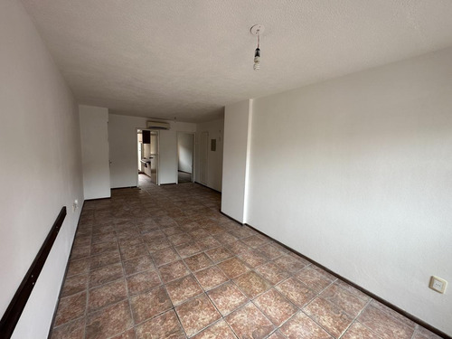 Imagen 3 de 23 de Apartamento - Brazo Oriental - Gran Oportunidad!! 2 Dormitorios!! 1 Baño - 65mts2 - Alquiler $23.000 - Gastos Comunes $3900 -
