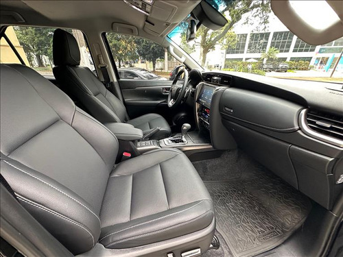 Toyota Hilux SW4 2.8 D-4d Turbo Diesel Srx Platinum 7l 4x4 Automático