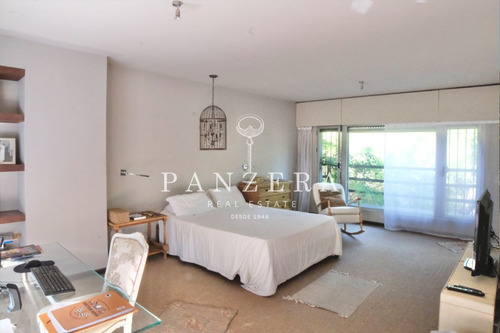 Imagen 21 de 26 de Casa De 5 Dormitorios Con Gran Jardín Y Piscina En Carrasco Sur