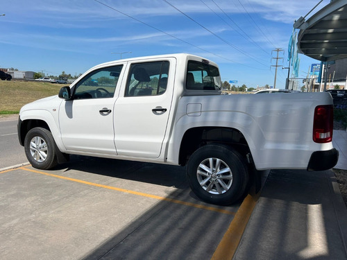Imagen 23 de 25 de Volkswagen Amarok Trendline 140cv 4x2 2023 - Brian Avalos