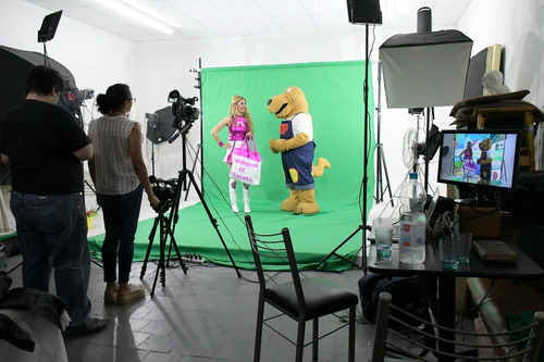 Imagen 9 de 9 de Alquiler Estudio Fotográfico / Video -jardin Con Pileta