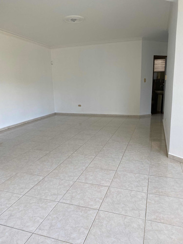 Imagen 4 de 12 de 1er Nivel Disponible De 3 Habitaciones Y 2 Parqueos