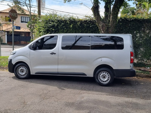 Locação De Vans E Carros Executivos Com Motorista