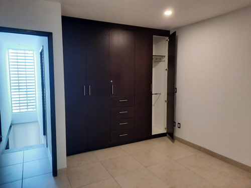 Imagen 13 de 18 de Casa En Renta/venta En Zibata!!!