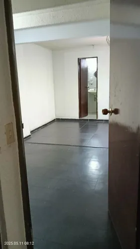 Amplia Habitación Con Baño Privado En La Clarita - Excelente Ubicación Y Comodidades.