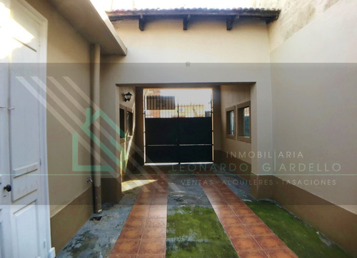 Hermosa Casa En Pleno Centro De La Ciudad De Colonia
