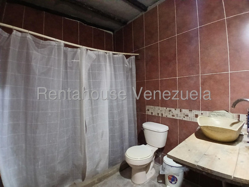 Dennymar, Vende Hermosa Casa Granja Ideal Para Uso Comercial O Residencial Con 2800m2 Dispone De 4 Habitaciones 2 Baños Y Todos Los Servicios Basicos En Agua Viva Cabudare B5a16469