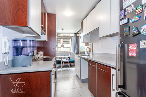 Amplio Departamento En Venta De 3 Dorm. En Las Condes