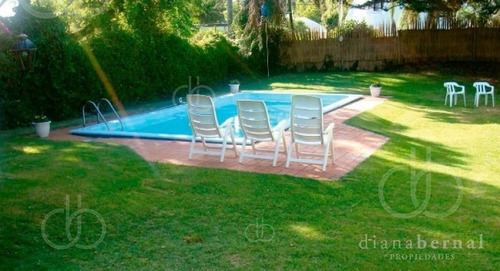 Imagen 1 de 15 de Punta Del Este, Mansa , Chalet De 4 Dormitorios Y Piscina- Ref: 43281