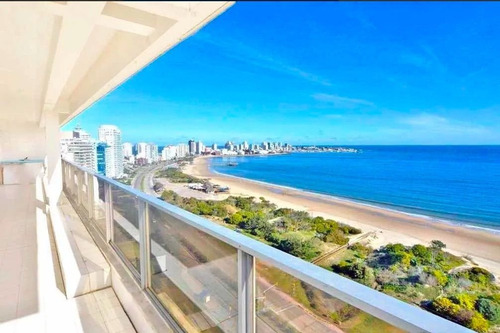 Apartamento En Venta De 5 Dormitorios En Playa Mansa
