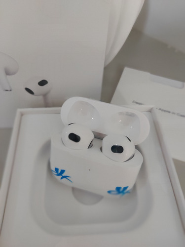 AirPods 3a Geração Com Estojo De Recarga Lightning Apple