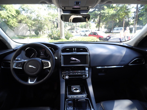 Jaguar F-pace 2.0 16v Ingenium Prestige Awd 4p Automático
