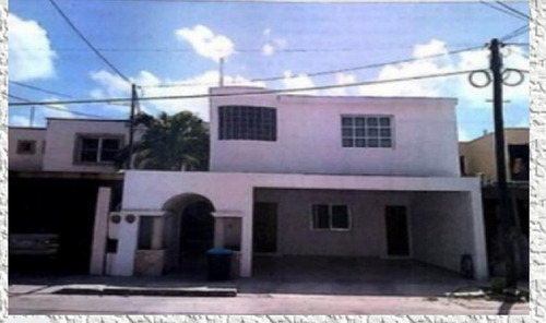 Casa En Venta,  Dos Niveles, 160 M2 De Terreno, Calle 6, Vista Alegre Norte, Merida Yucatan