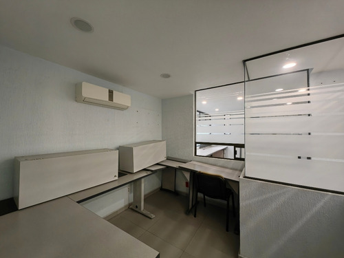 Casa Con Uso De Suelo Para Oficinas En Col. Acacias