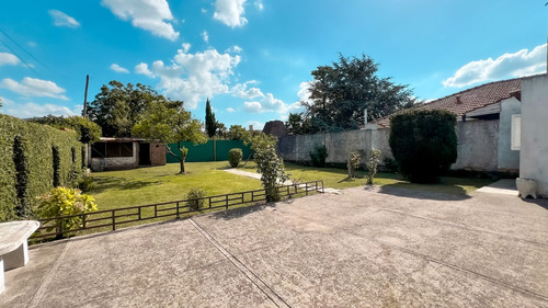 Venta Casa 4 Ambientes Mechongue Con Jardin