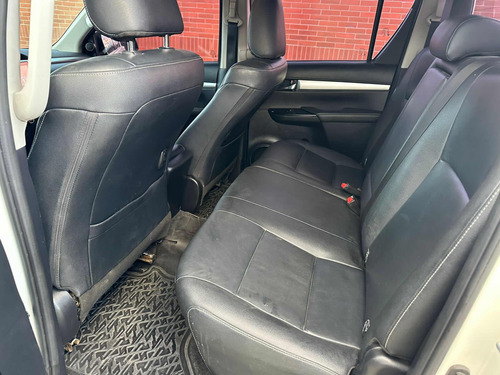 Imagen 9 de 11 de Toyota Hilux Srv