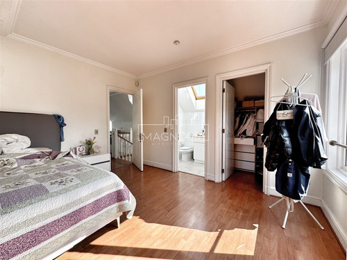 Casa En Arriendo De 6 Dorm. En Lo Barnechea